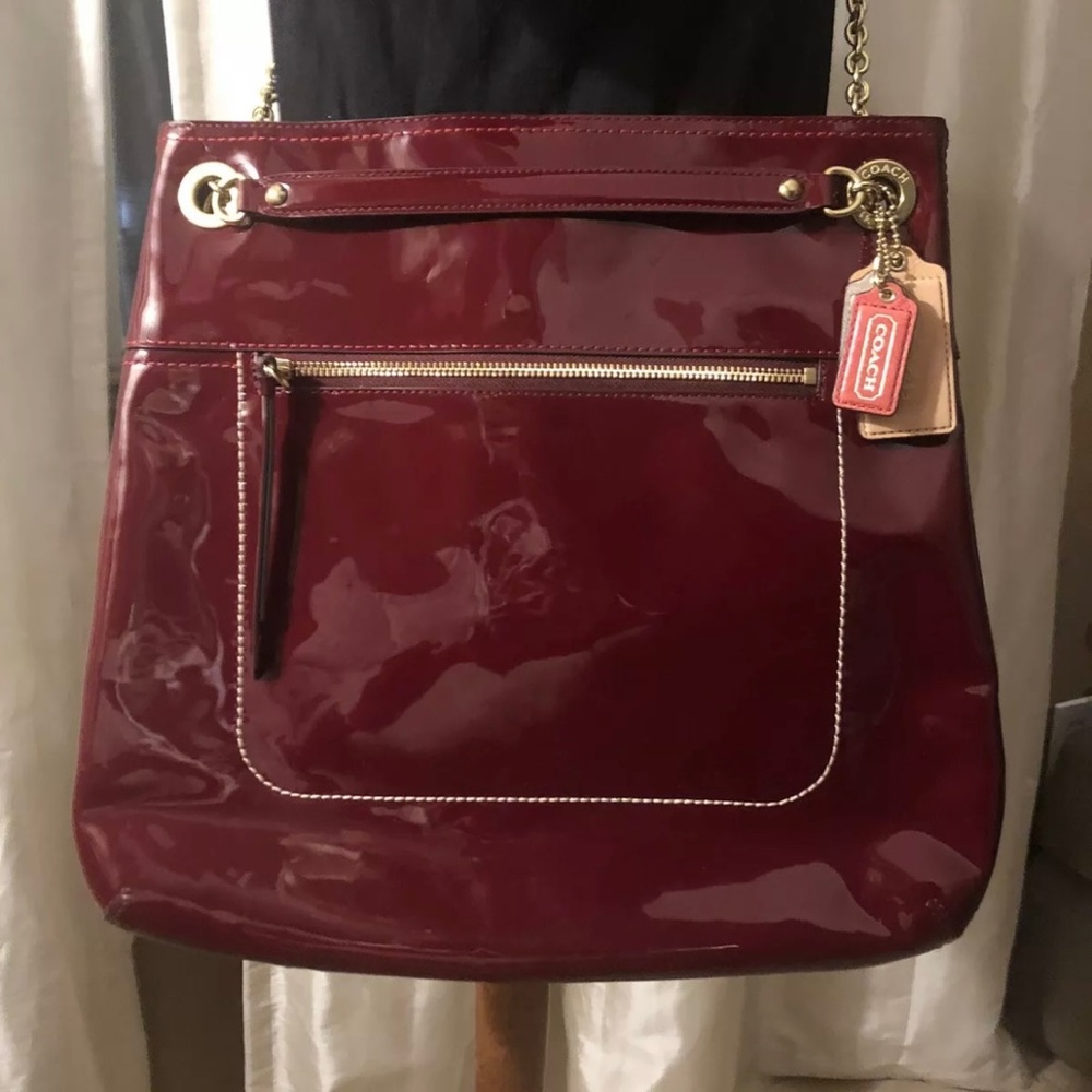 🎉HP🎉New! Coach Crimson Poppy Slim Convertible Patent Leather Tote Gold Chain🥀 - Picture 2 of 15